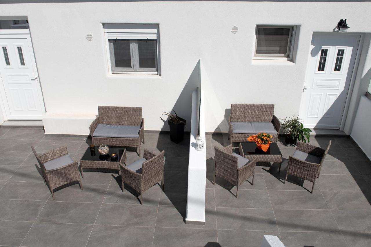 Litmus Apartment Fira  Exterior photo