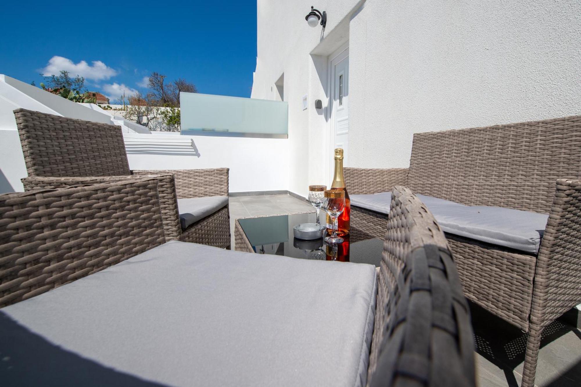 Litmus Apartment Fira  Exterior photo